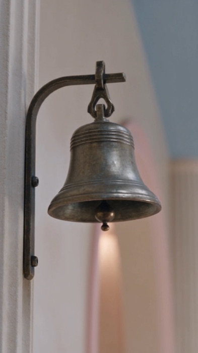 Counter bell prop